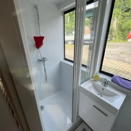 Luxus Hausboot Mit Jacuzzi Ботель Kolonie Zern