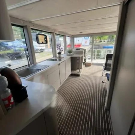 Luxus Hausboot Mit Jacuzzi *