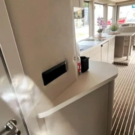 Ботель Luxus Hausboot Mit Jacuzzi Kolonie Zern
