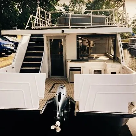 Ботель Luxus Hausboot Mit Jacuzzi